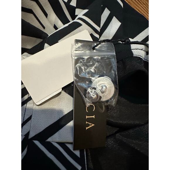 Gracia Women's Bold Geometric Print Maxi Skirt Black & White Size Large NWT - Picture 8 of 10